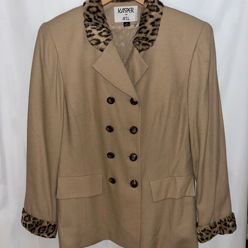 Vintage Kasper blazer in great condition!